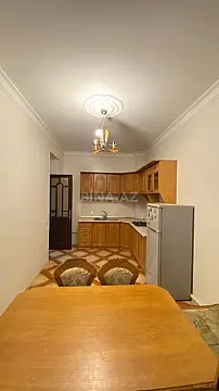 Kirayə verilir 2 otaqlı mənzil 80 m²