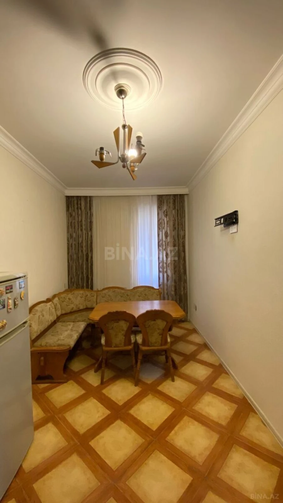 Kirayə verilir 2 otaqlı mənzil 80 m²