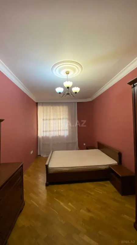 Kirayə verilir 2 otaqlı mənzil 80 m²