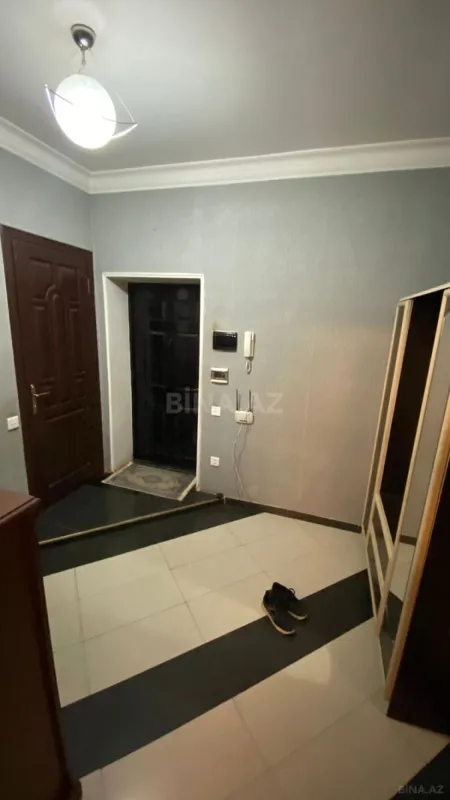 Kirayə verilir 2 otaqlı mənzil 80 m²