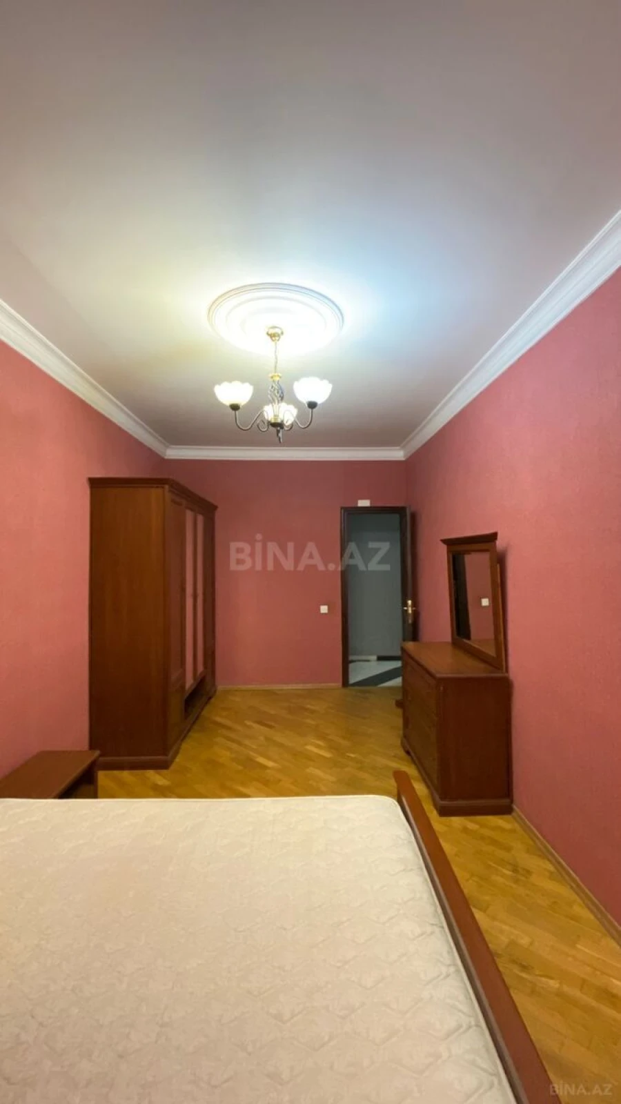 Kirayə verilir 2 otaqlı mənzil 80 m²