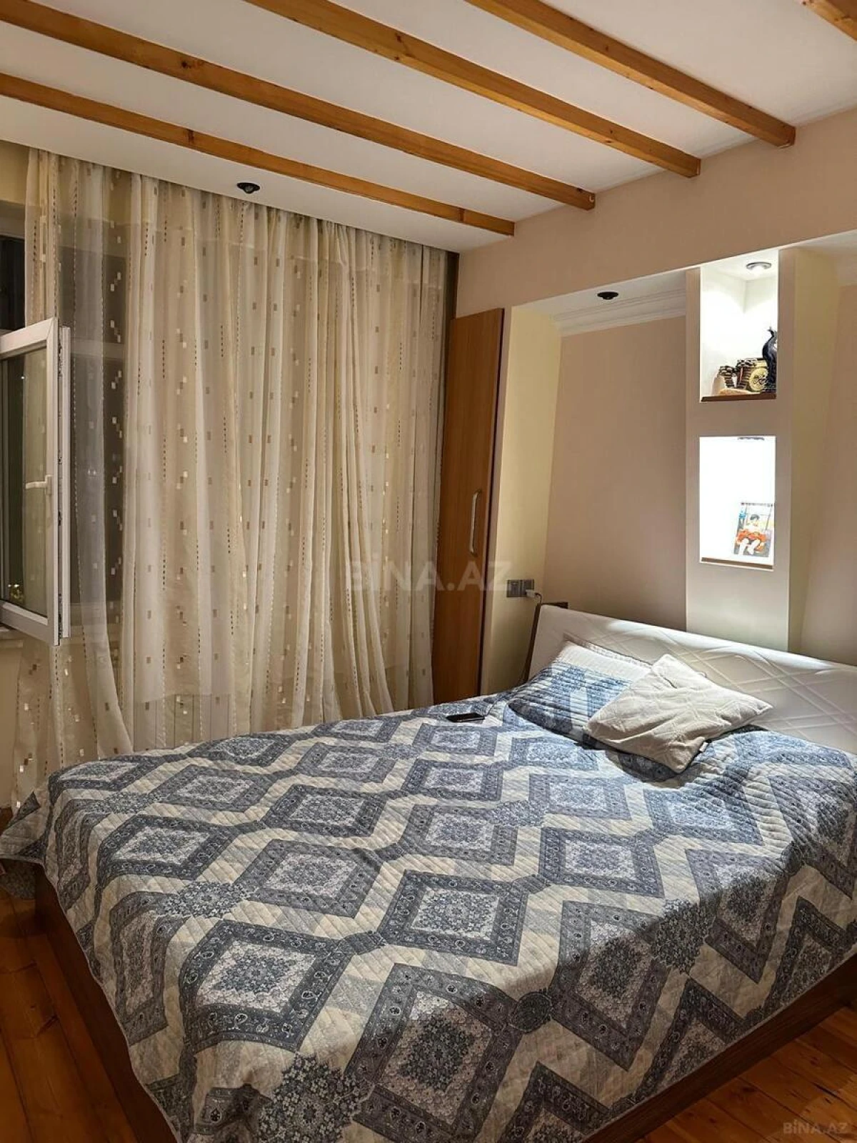 Satılır 4 otaqlı mənzil 110 m²