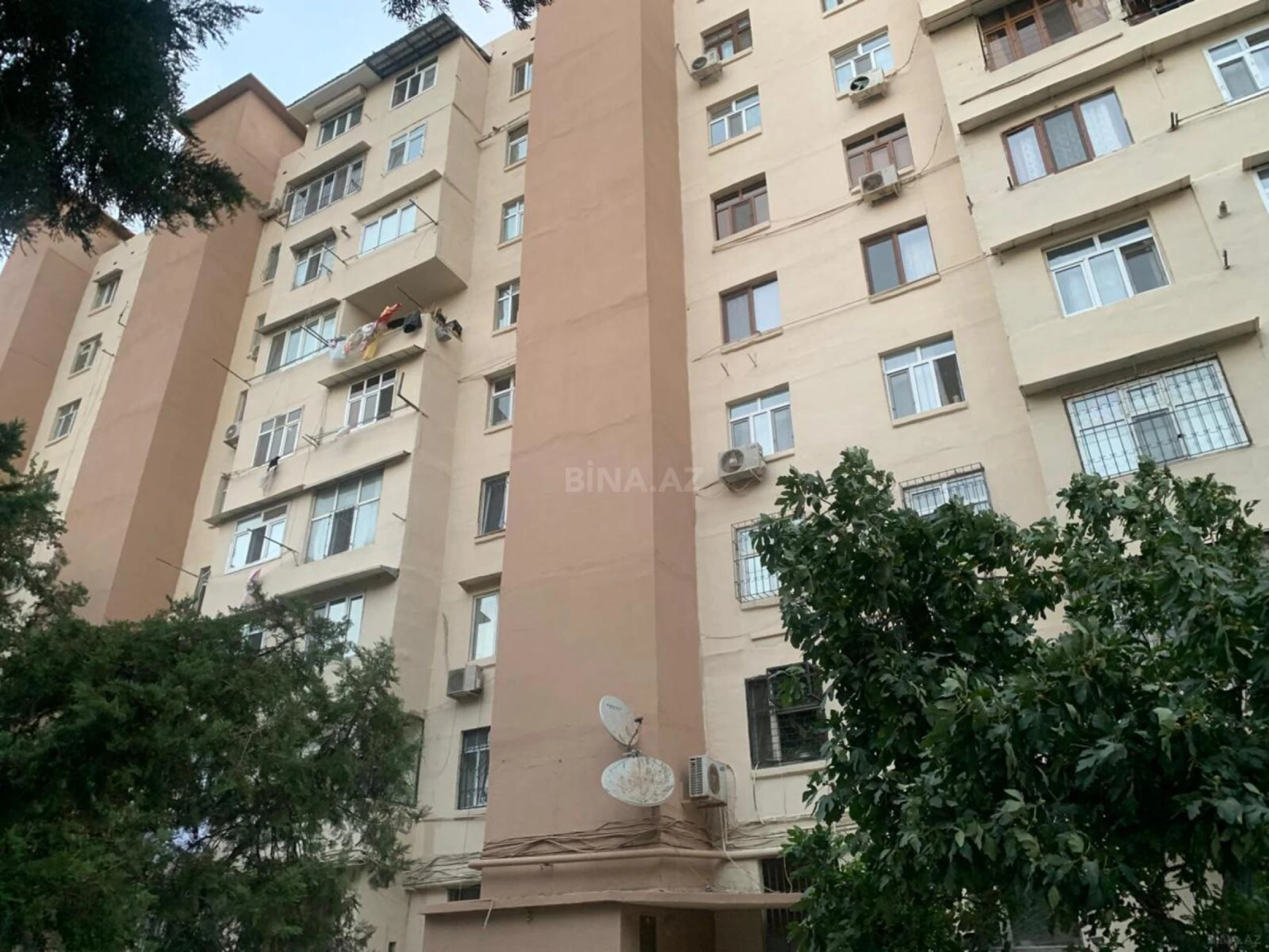 Satılır 4 otaqlı mənzil 110 m²