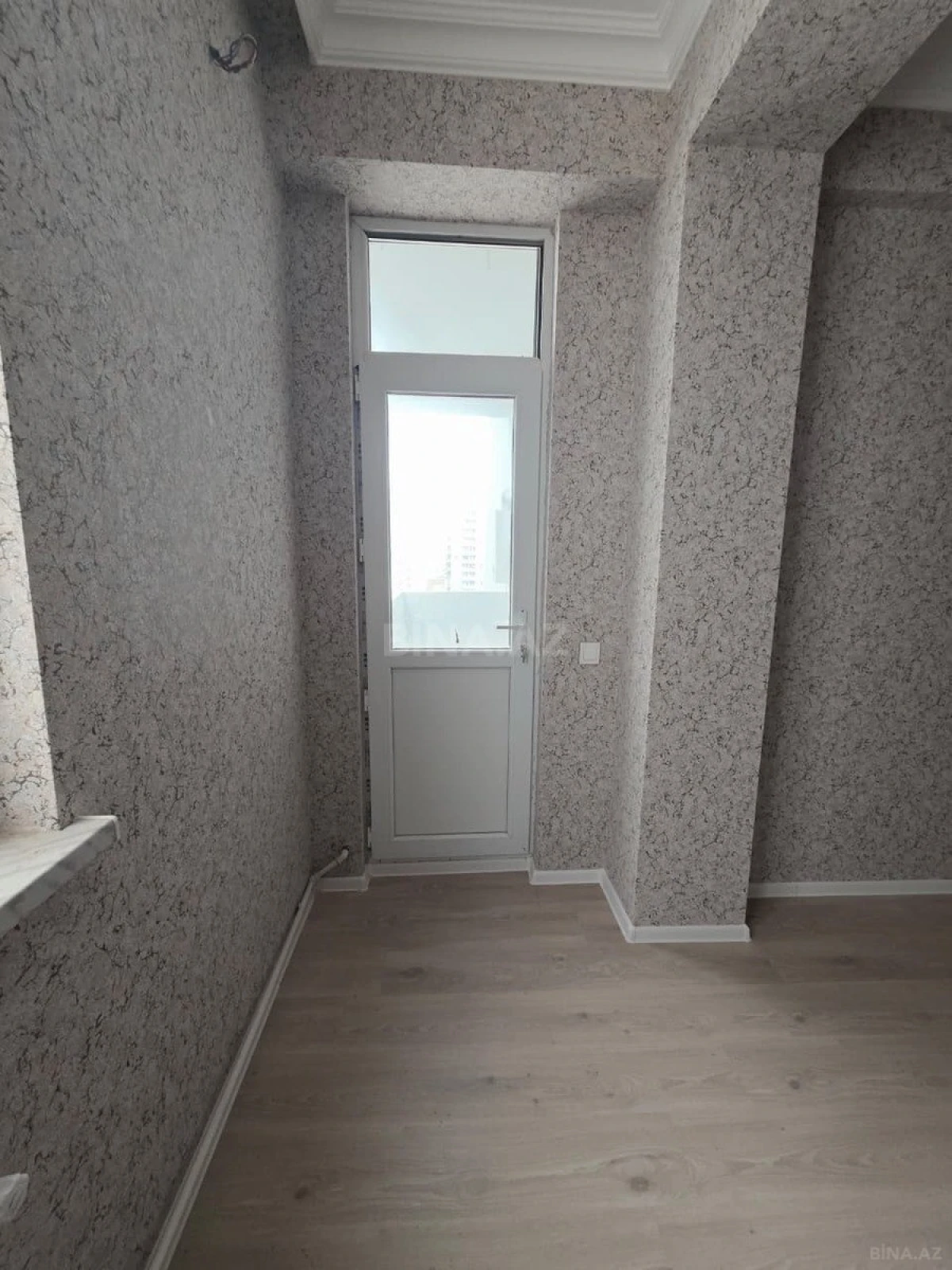 Satılır 2 otaqlı mənzil 86 m²