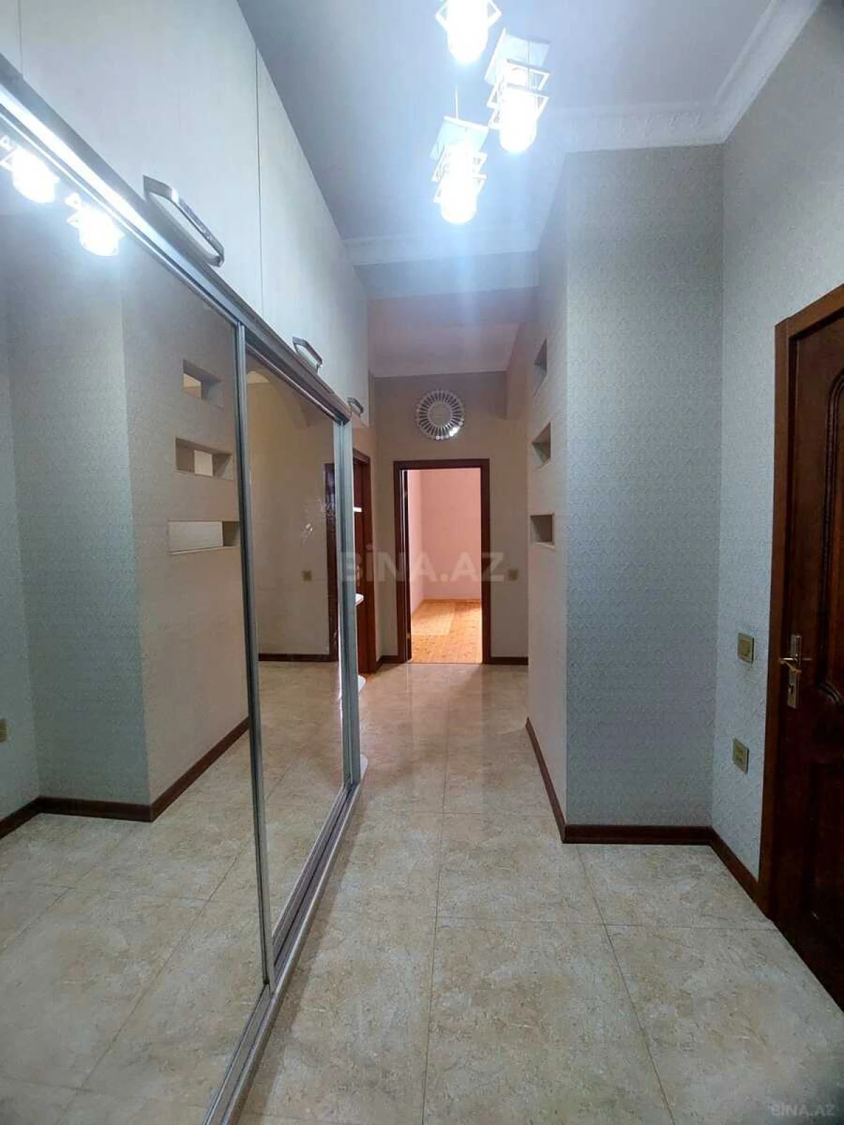 Satılır 2 otaqlı mənzil 58 m²