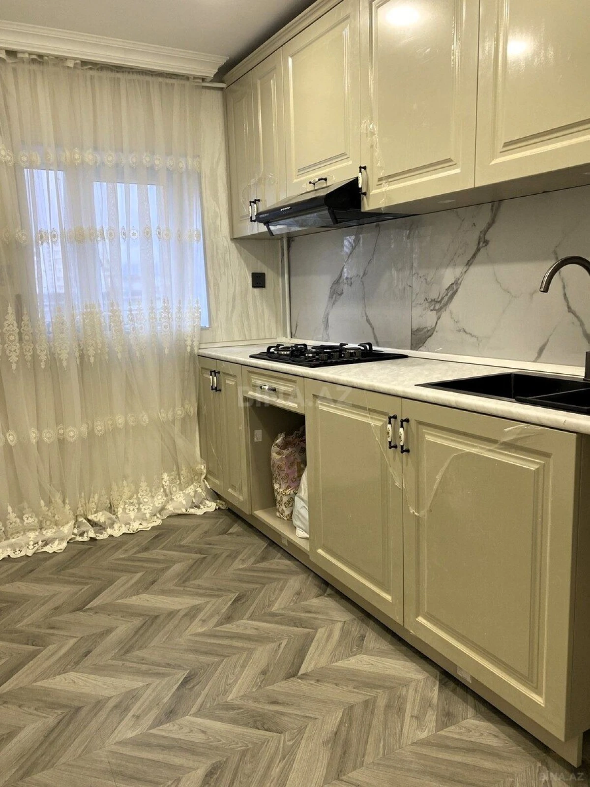 Satılır 3 otaqlı mənzil 70 m²