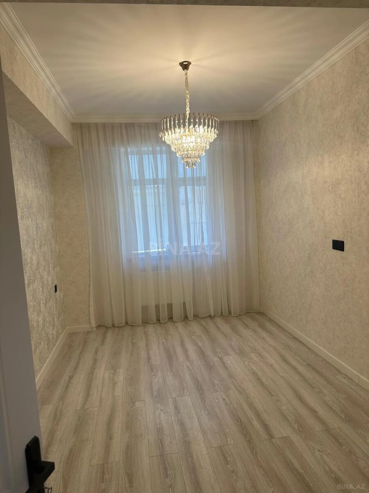 Satılır 2 otaqlı mənzil 71 m²