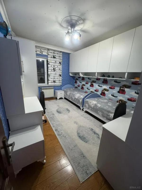 Satılır 4 otaqlı mənzil 100 m²