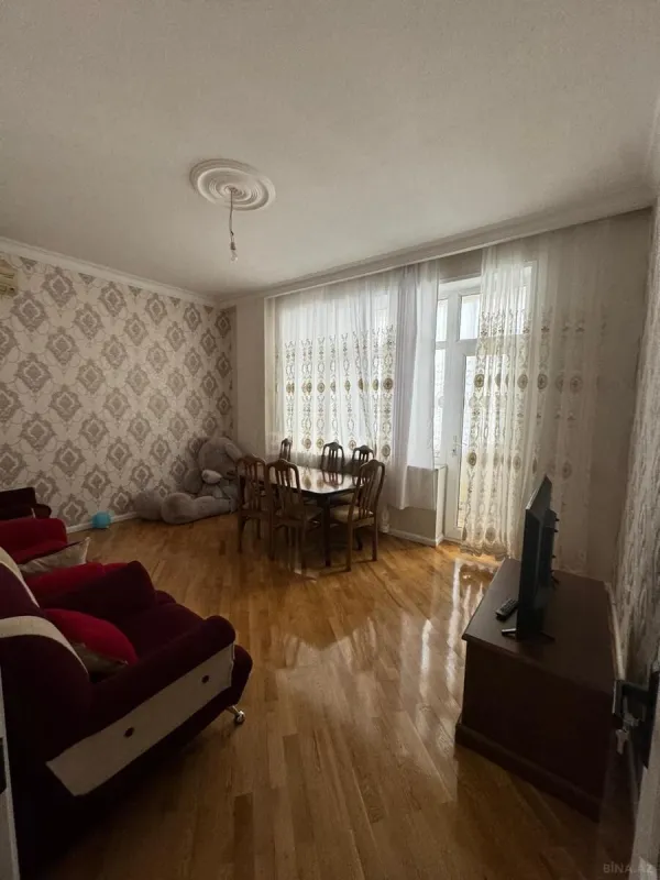 Satılır 3 otaqlı mənzil 105 m²