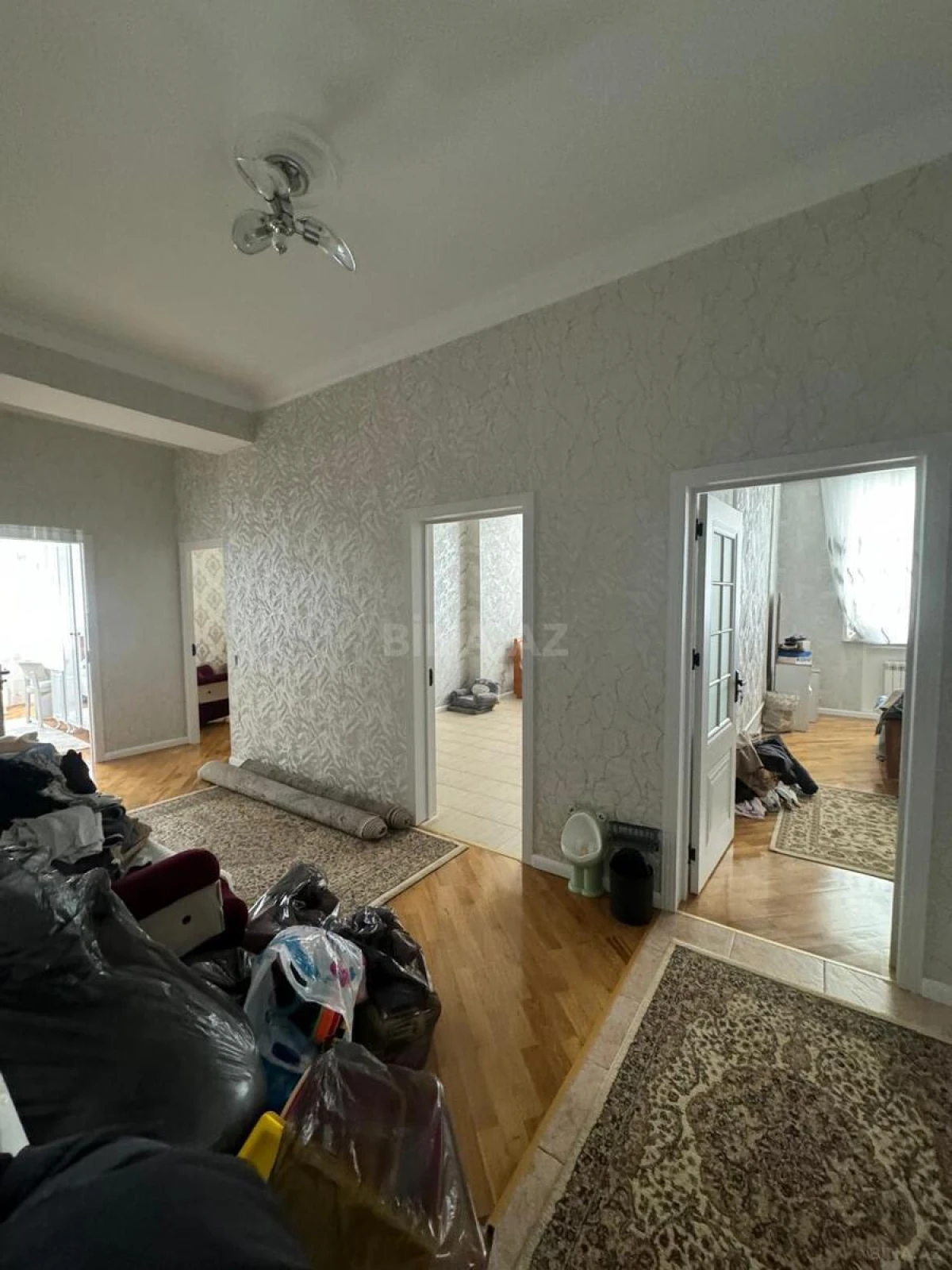 Satılır 3 otaqlı mənzil 105 m²