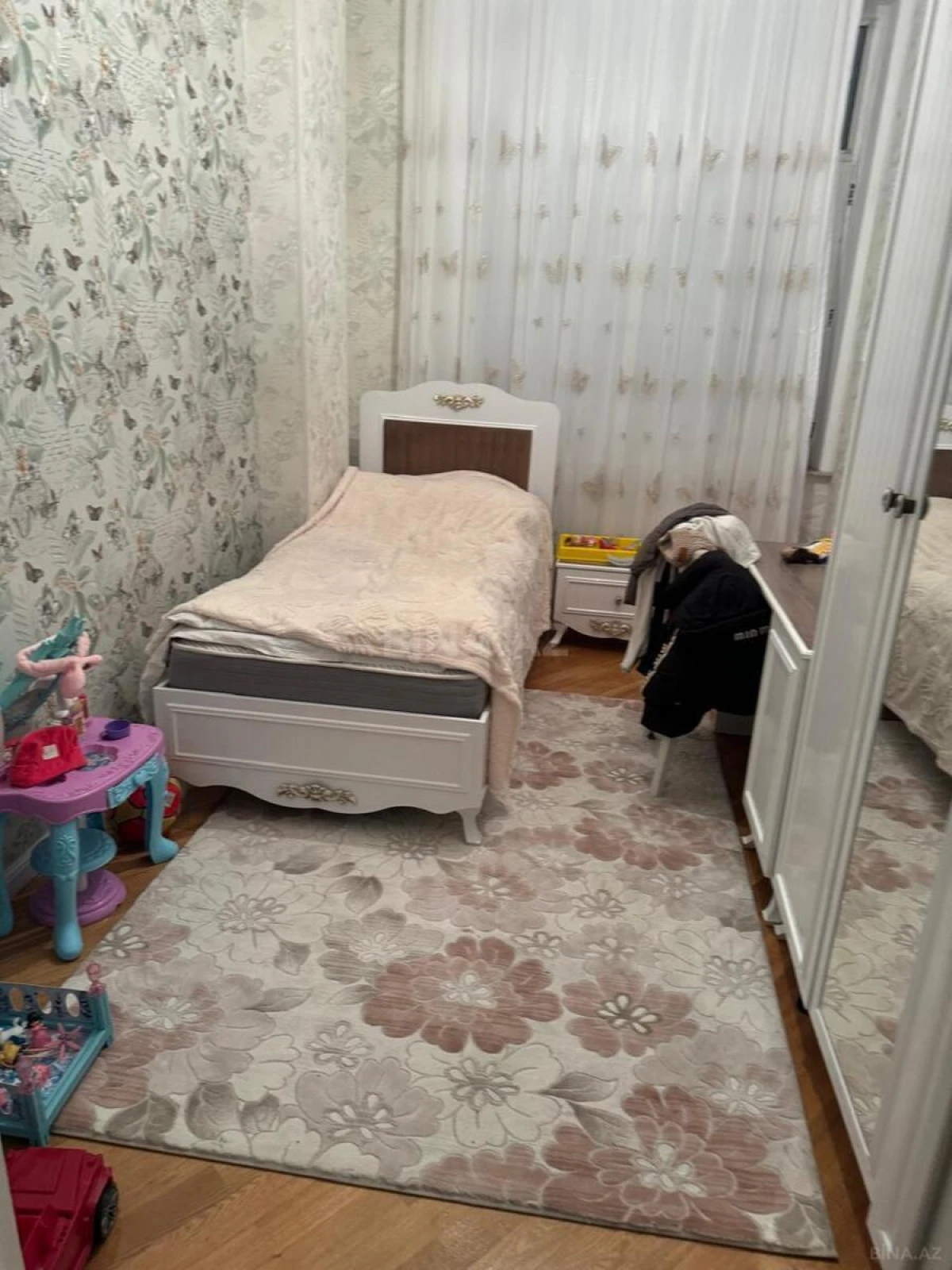 Satılır 3 otaqlı mənzil 105 m²