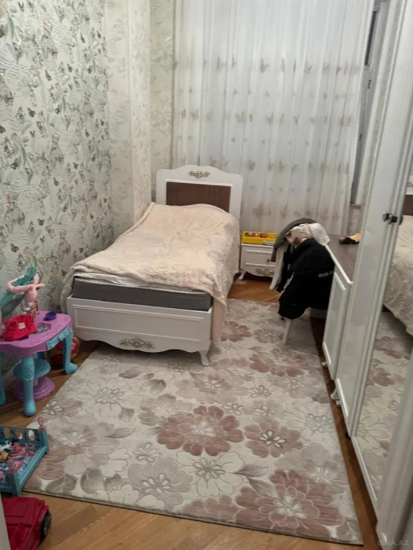 Satılır 3 otaqlı mənzil 105 m²