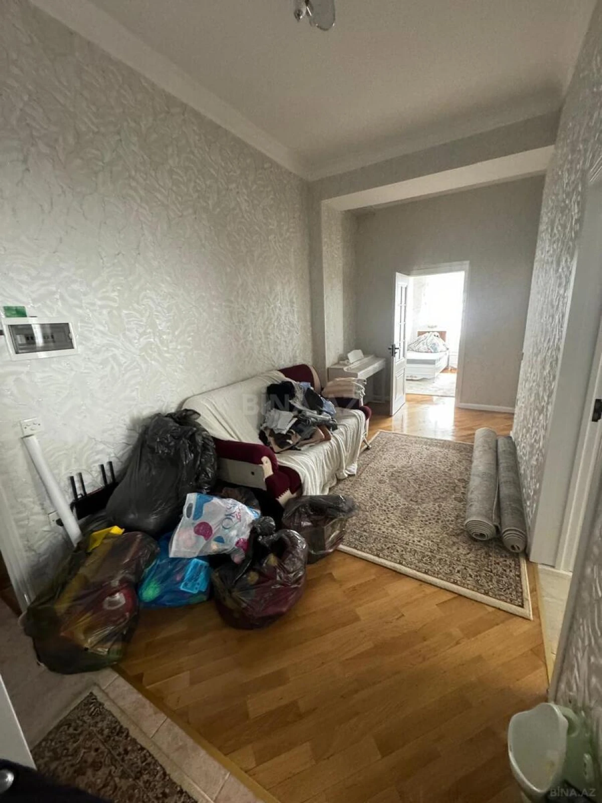 Satılır 3 otaqlı mənzil 105 m²