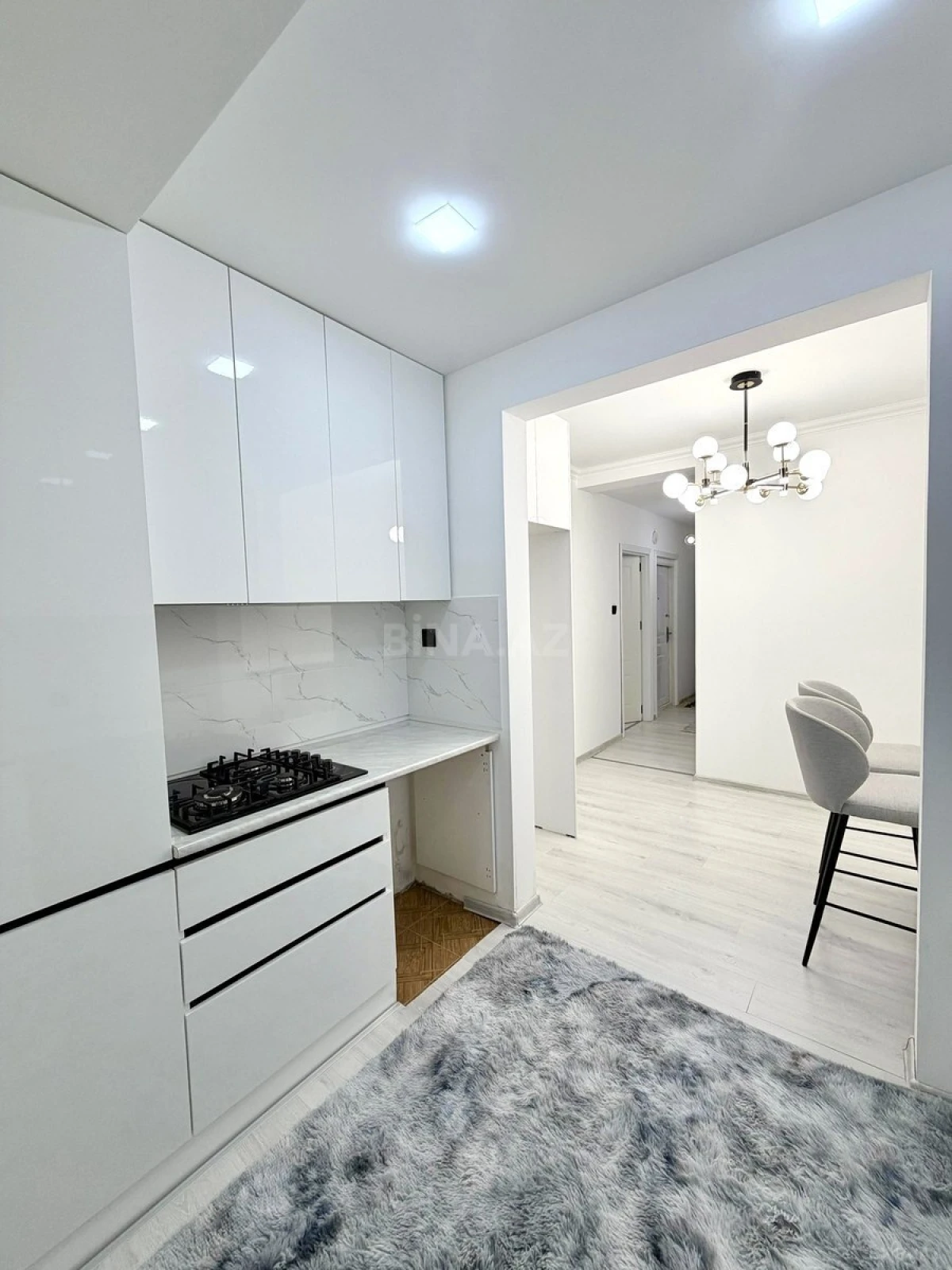 Satılır 2 otaqlı mənzil 60 m²