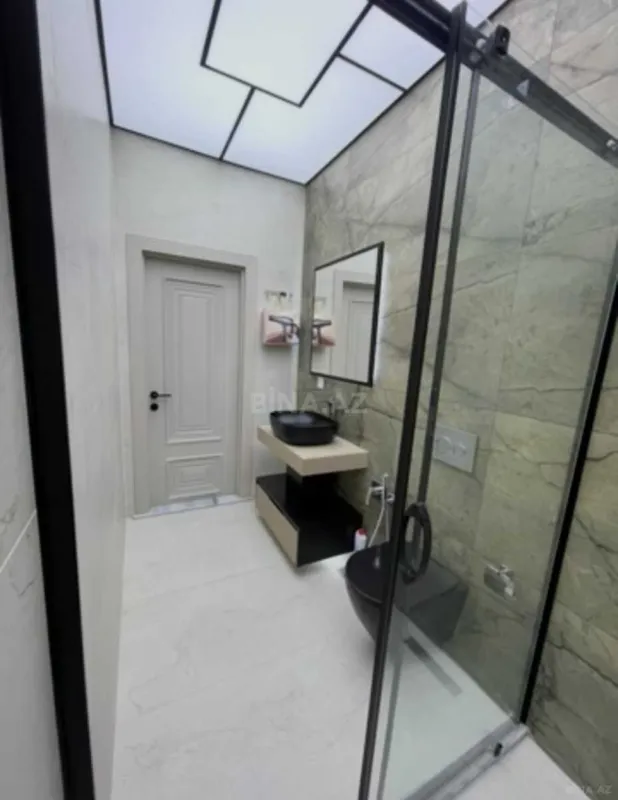 Kirayə verilir 2 otaqlı mənzil 90 m²