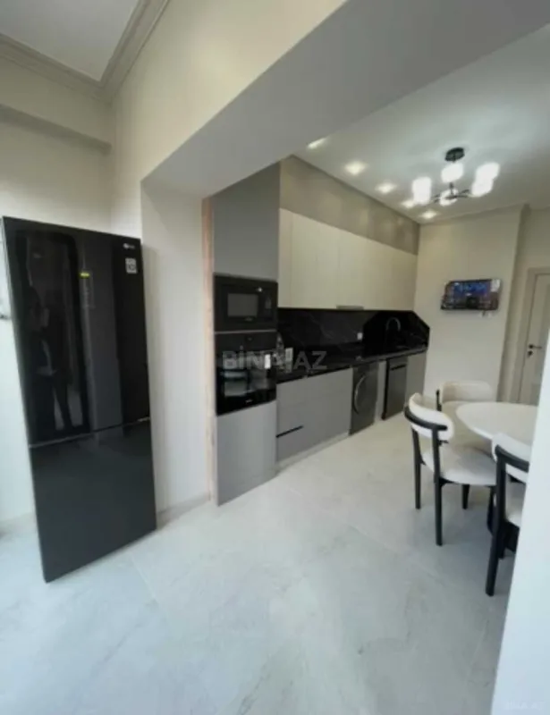 Kirayə verilir 2 otaqlı mənzil 90 m²
