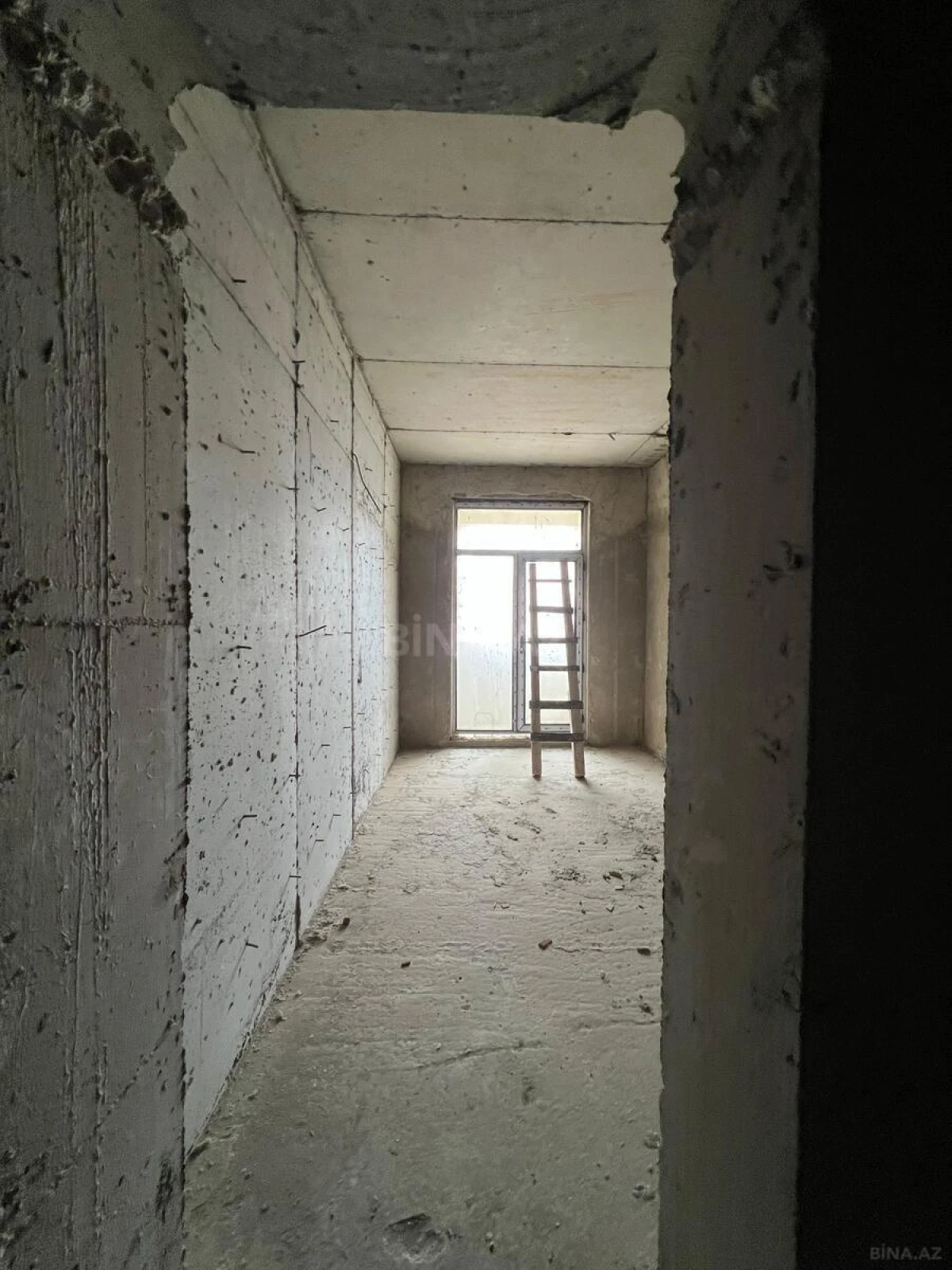 Satılır 3 otaqlı mənzil 145 m²