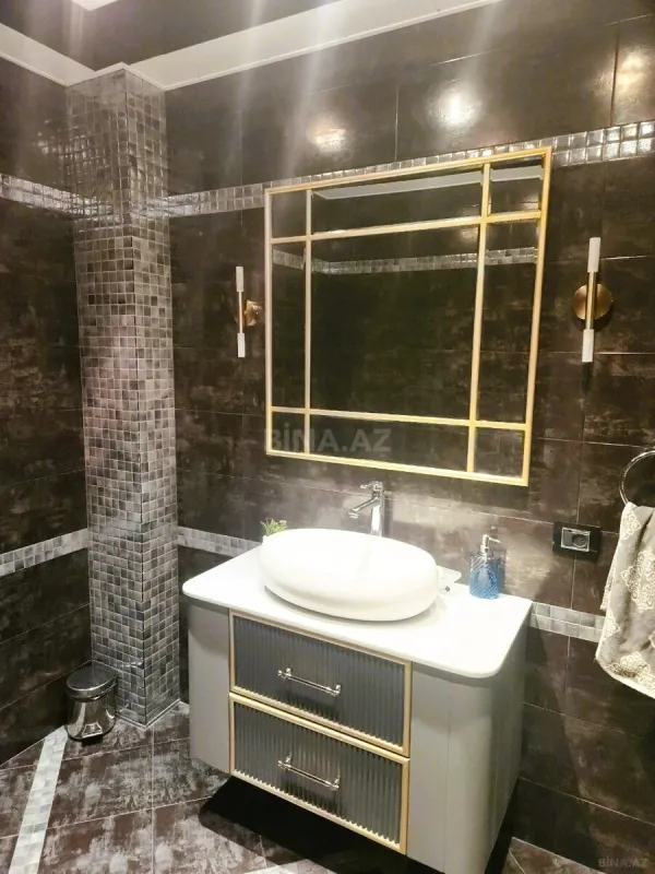 Satılır 5 otaqlı mənzil 320 m²