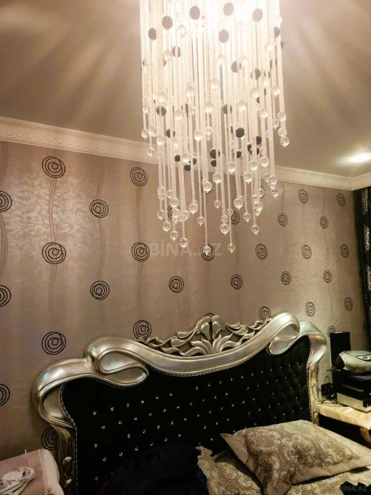 Satılır 5 otaqlı mənzil 320 m²