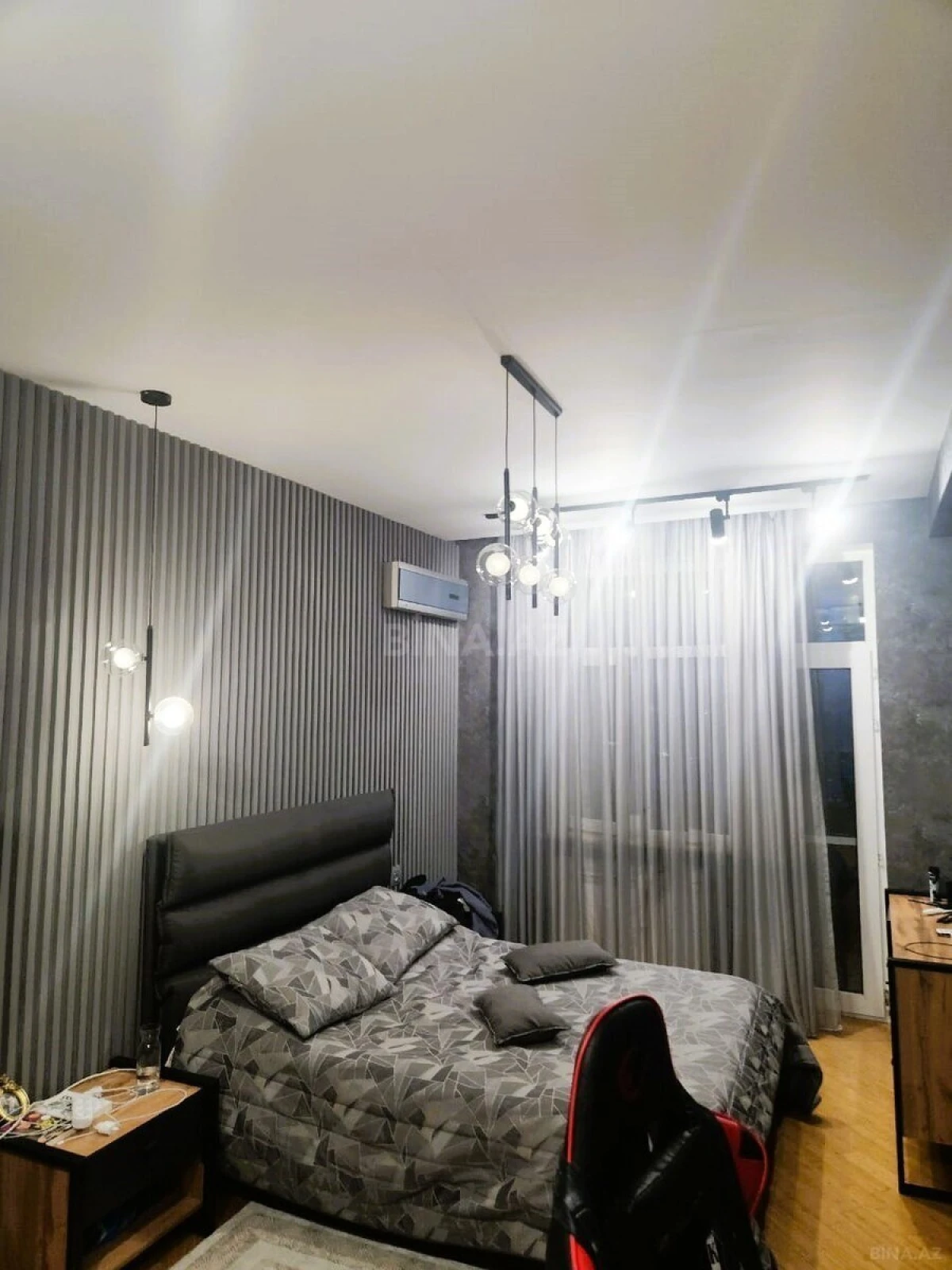 Satılır 5 otaqlı mənzil 320 m²