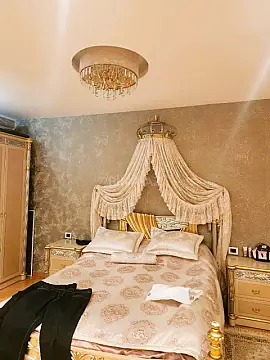 Satılır 5 otaqlı mənzil 320 m²