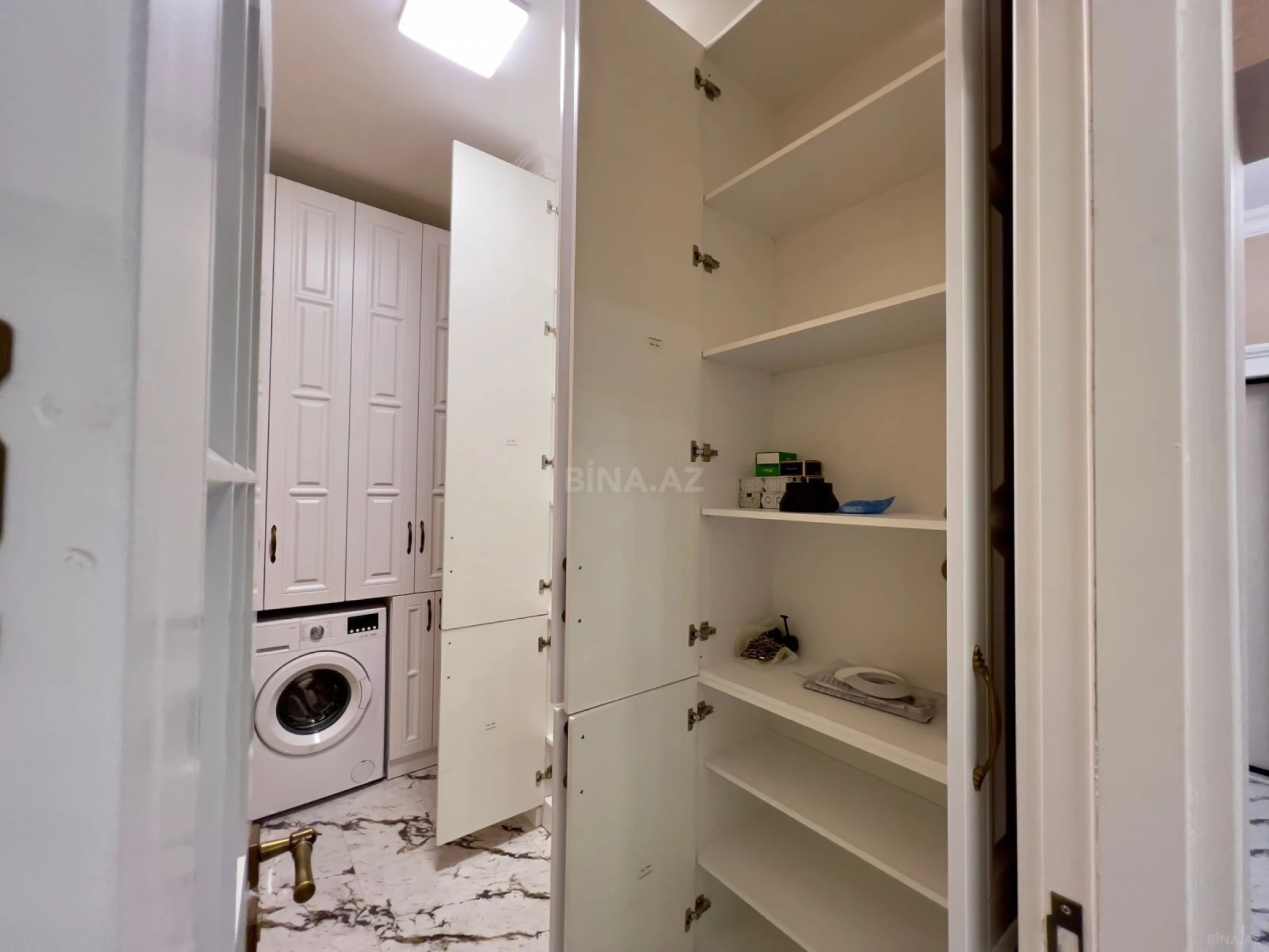 Satılır 3 otaqlı mənzil 133 m²