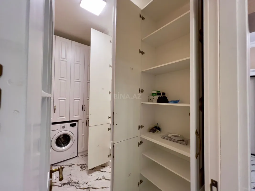 Satılır 3 otaqlı mənzil 133 m²