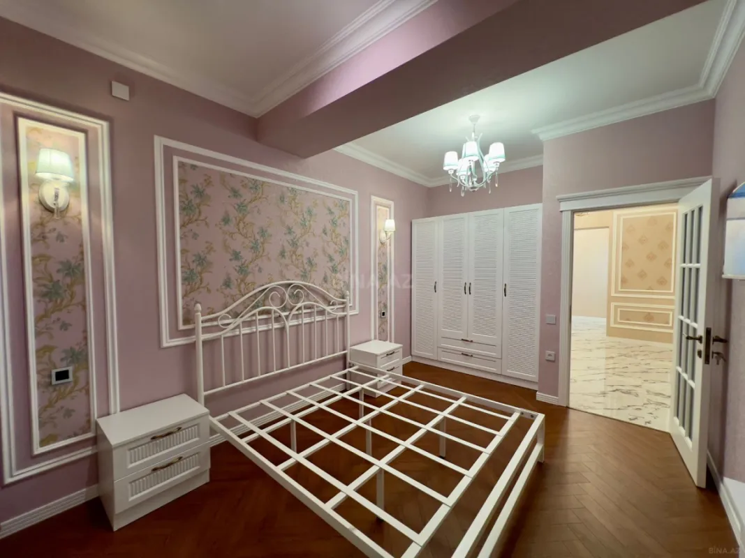 Satılır 3 otaqlı mənzil 133 m²