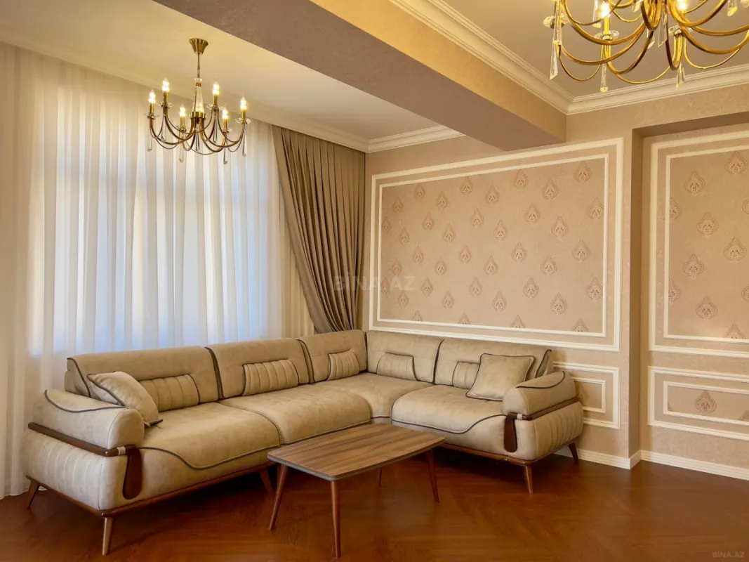 Satılır 3 otaqlı mənzil 133 m²