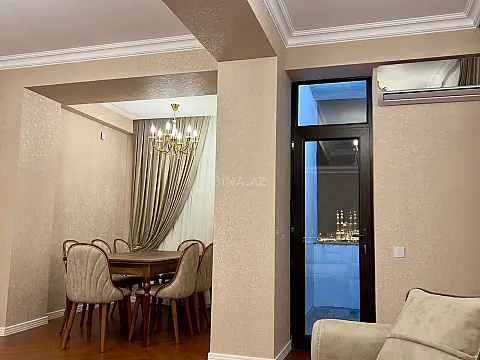 Satılır 3 otaqlı mənzil 133 m²