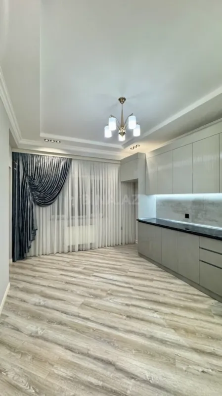 Satılır 3 otaqlı mənzil 98 m²