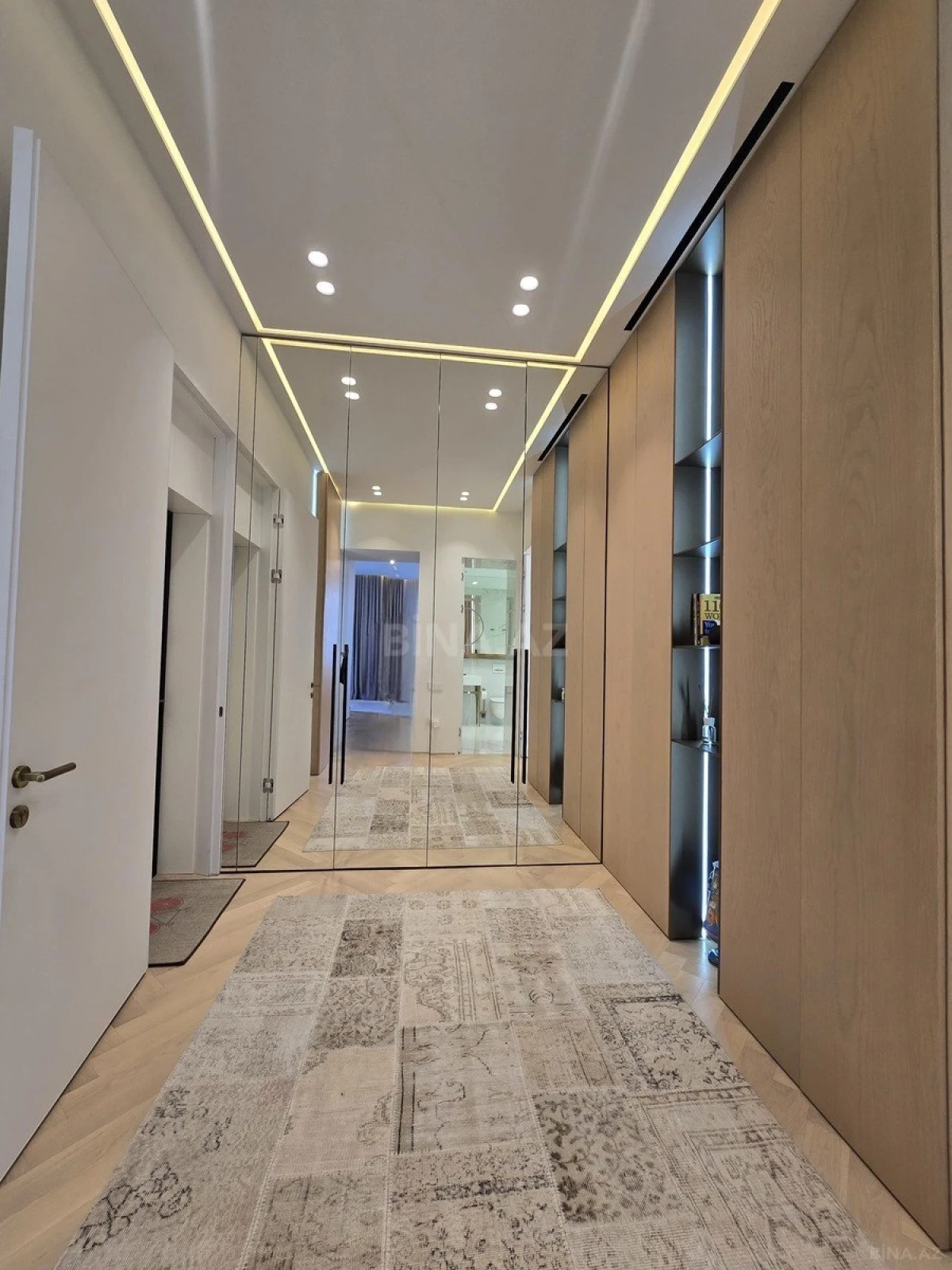 Satılır 2 otaqlı mənzil 85 m²