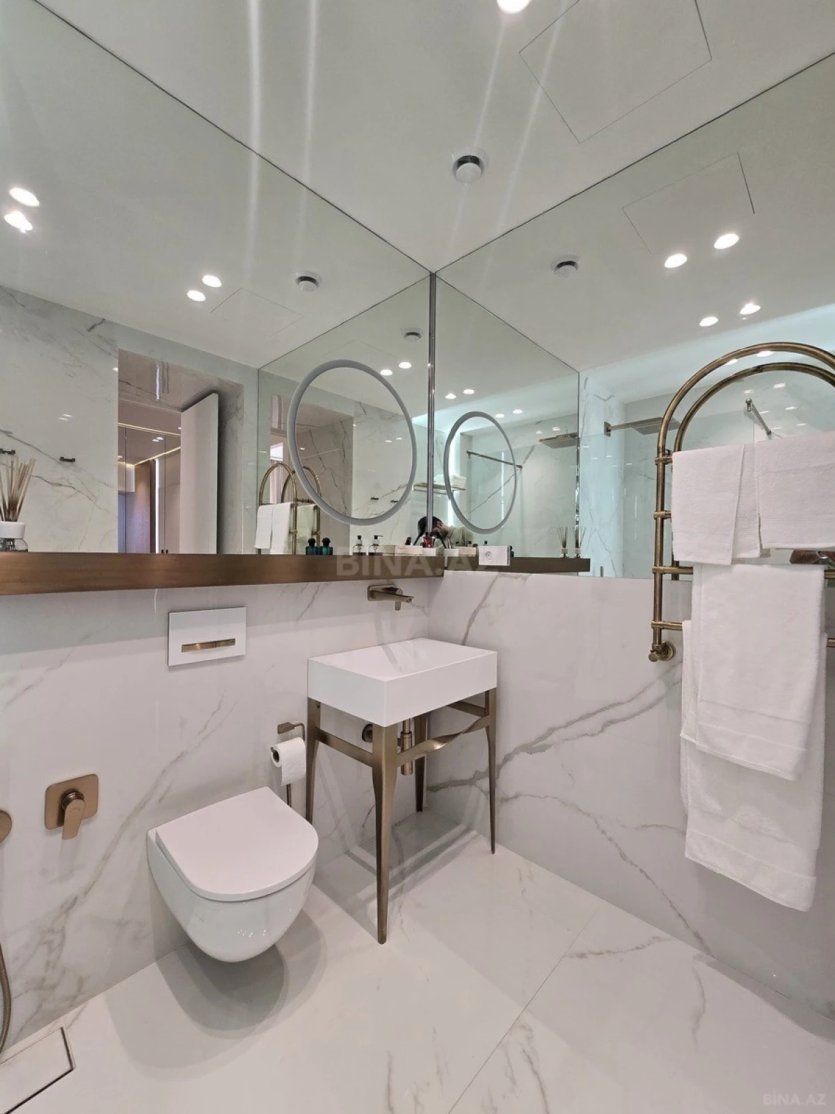 Satılır 2 otaqlı mənzil 85 m²