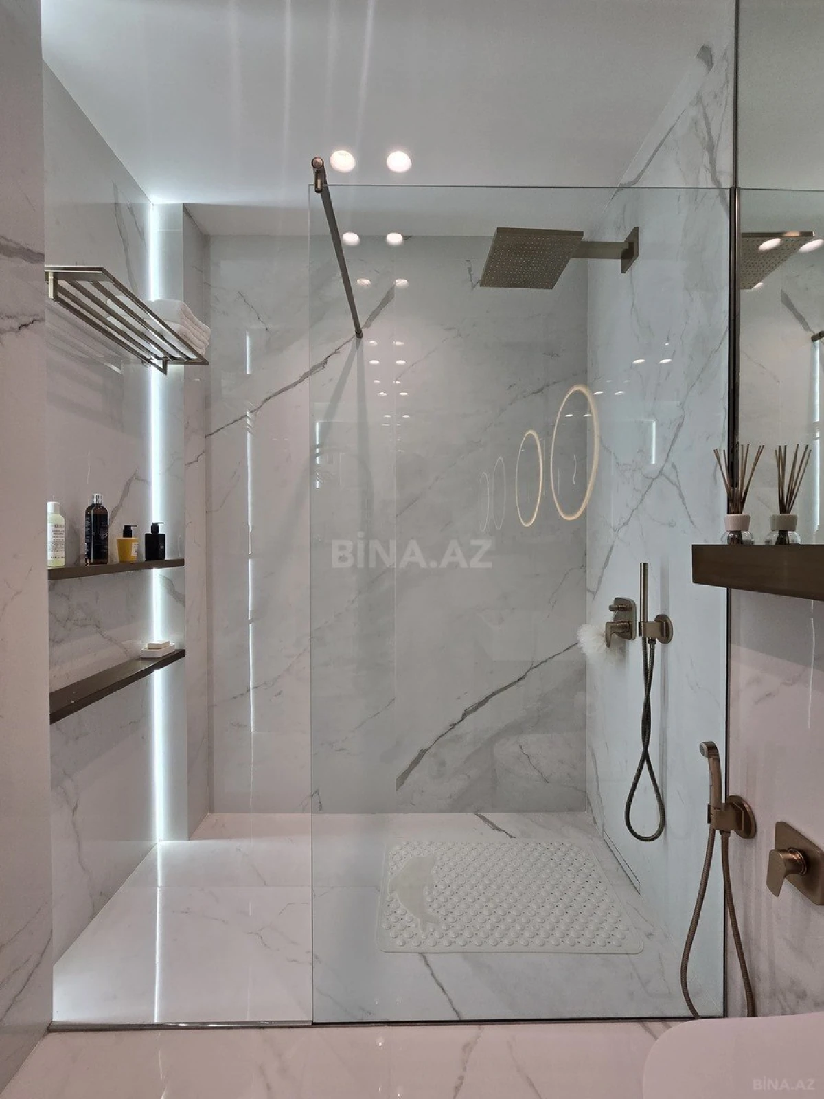 Satılır 2 otaqlı mənzil 85 m²