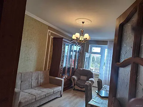 Satılır 4 otaqlı mənzil 100 m²