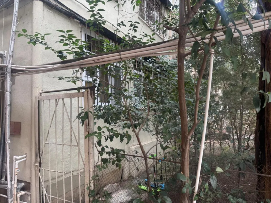 Satılır 4 otaqlı mənzil 75 m²
