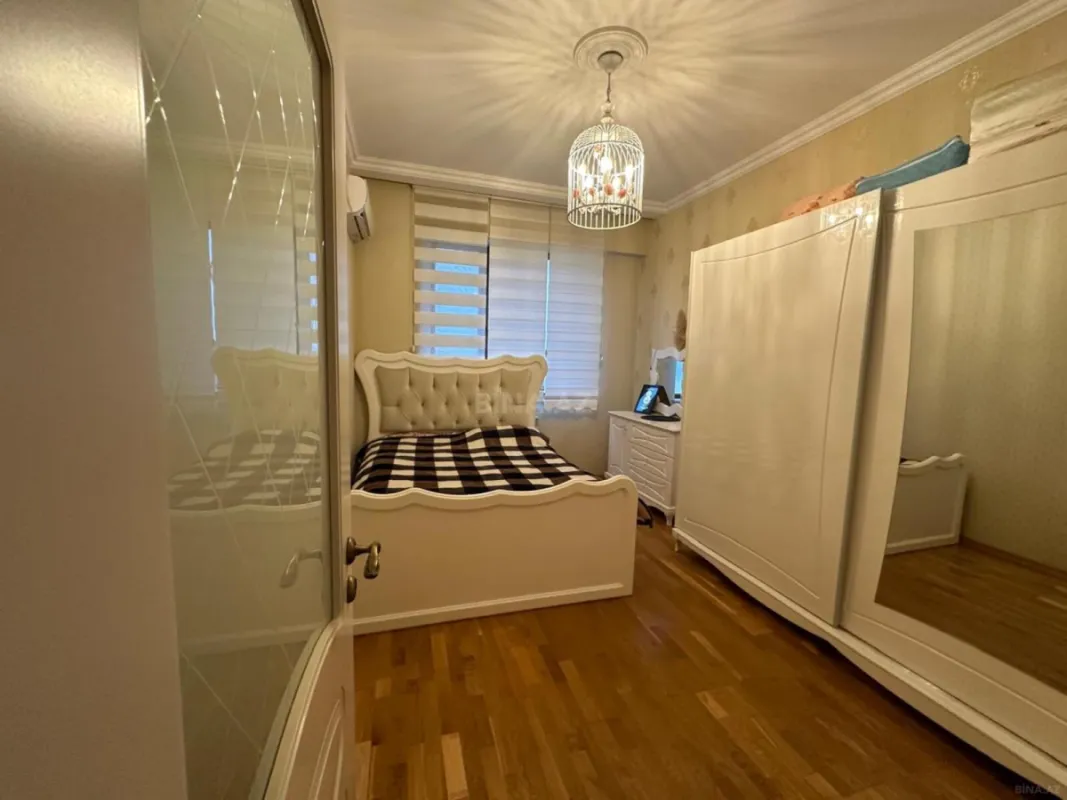 Satılır 2 otaqlı mənzil 70.5 m²
