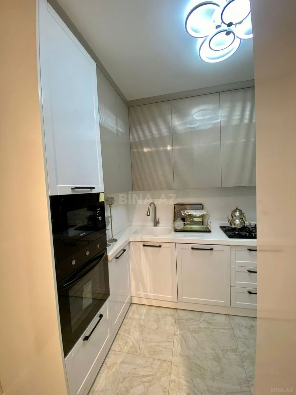 Kirayə verilir 2 otaqlı mənzil 87 m²