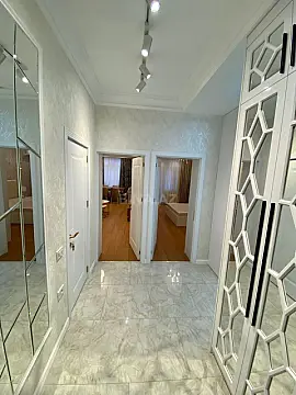 Kirayə verilir 2 otaqlı mənzil 87 m²