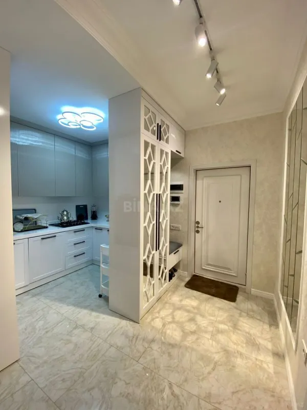 Kirayə verilir 2 otaqlı mənzil 87 m²