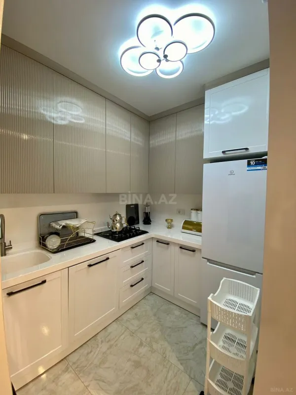 Kirayə verilir 2 otaqlı mənzil 87 m²