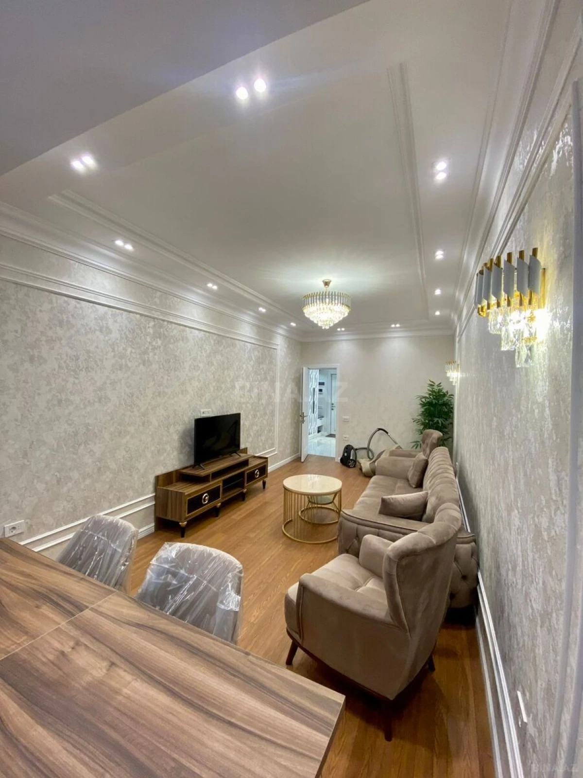 Kirayə verilir 2 otaqlı mənzil 87 m²