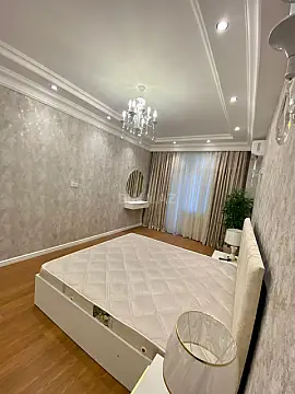 Kirayə verilir 2 otaqlı mənzil 87 m²