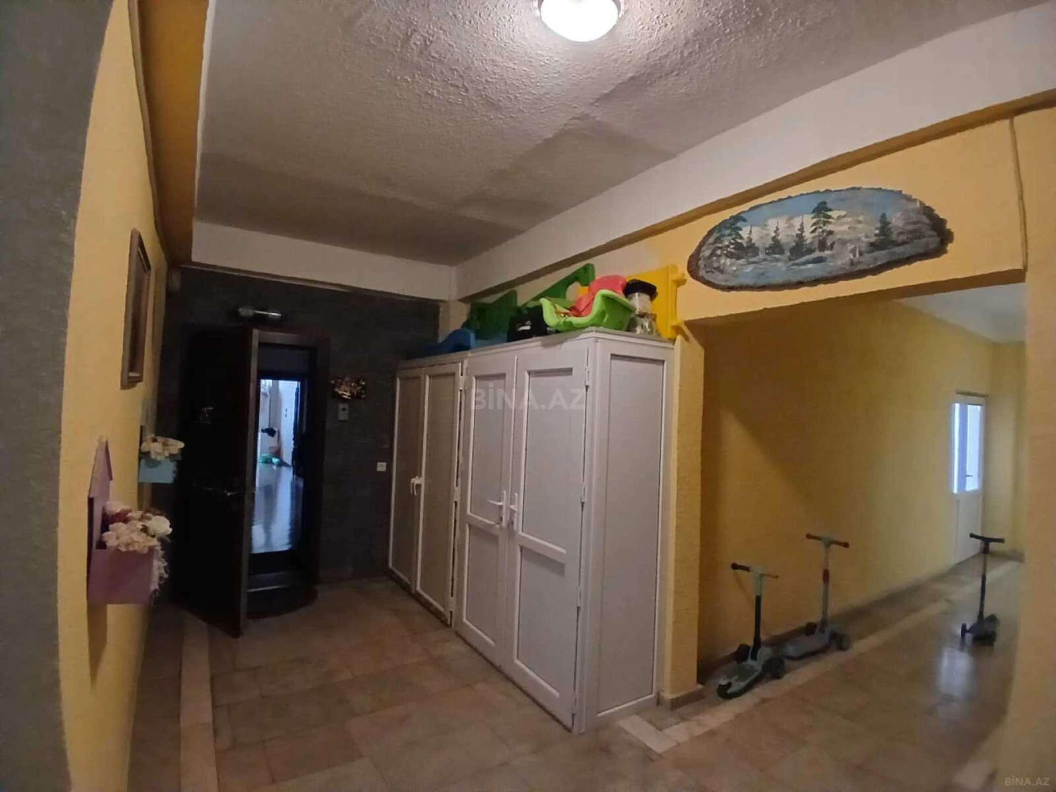 Satılır 3 otaqlı mənzil 145 m²