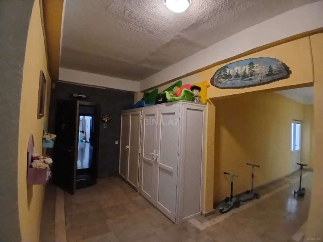 Satılır 3 otaqlı mənzil 145 m²