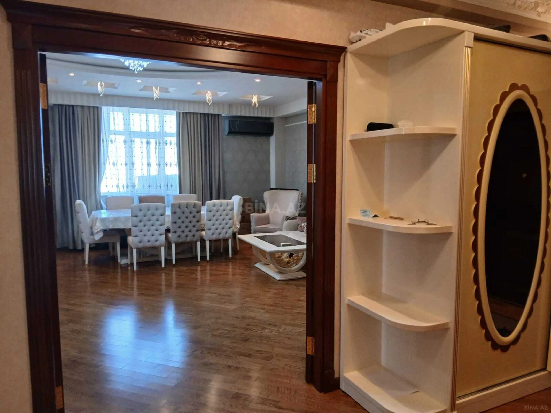 Satılır 3 otaqlı mənzil 145 m²