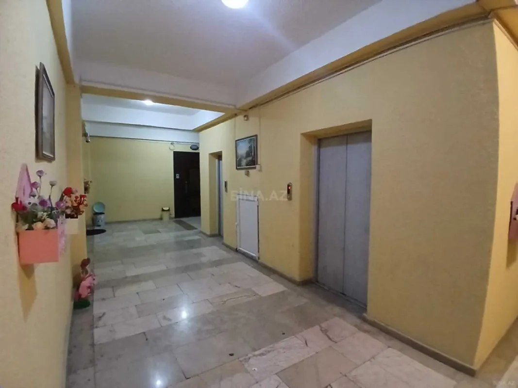 Satılır 3 otaqlı mənzil 145 m²