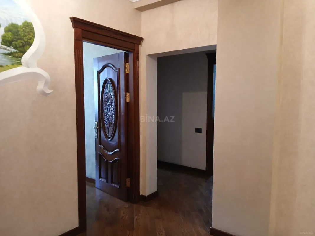 Satılır 3 otaqlı mənzil 145 m²