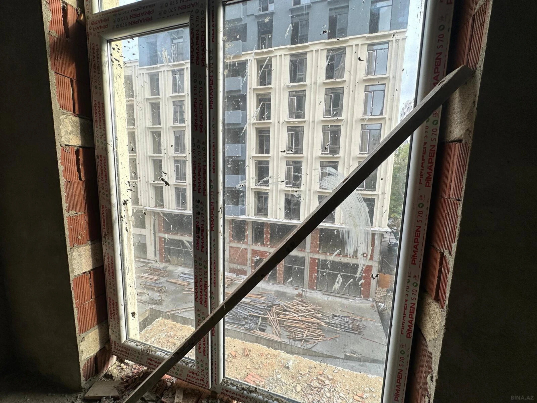 Satılır 3 otaqlı mənzil 115 m²