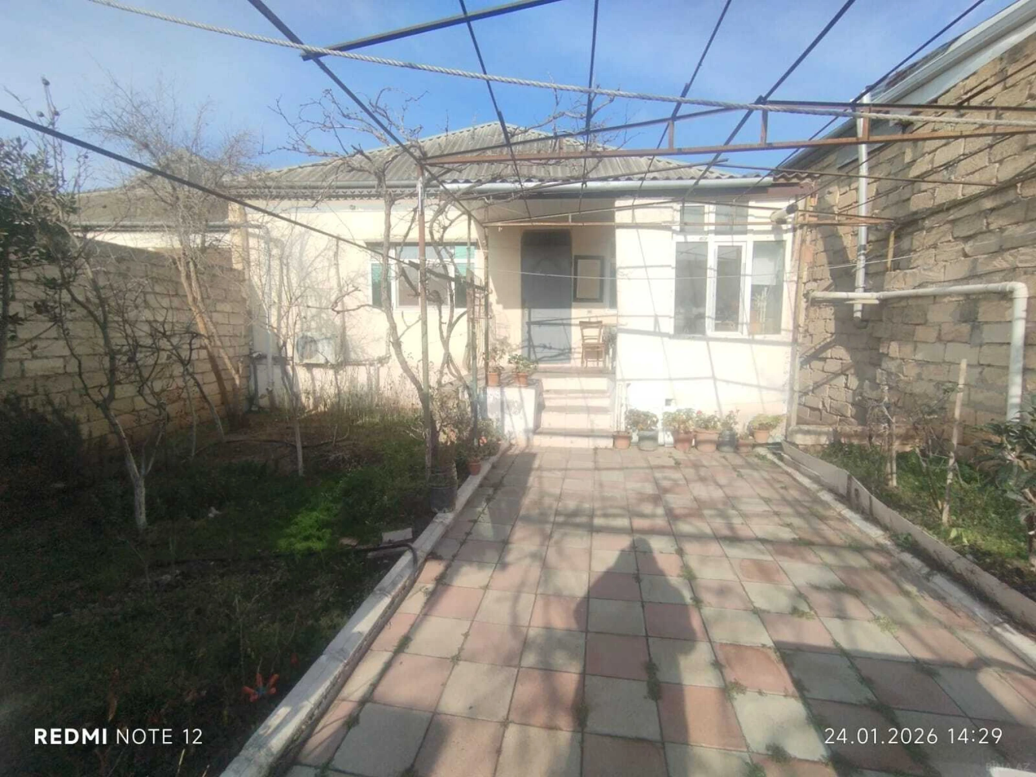 Satılır 5 otaqlı həyət evi 140 m²